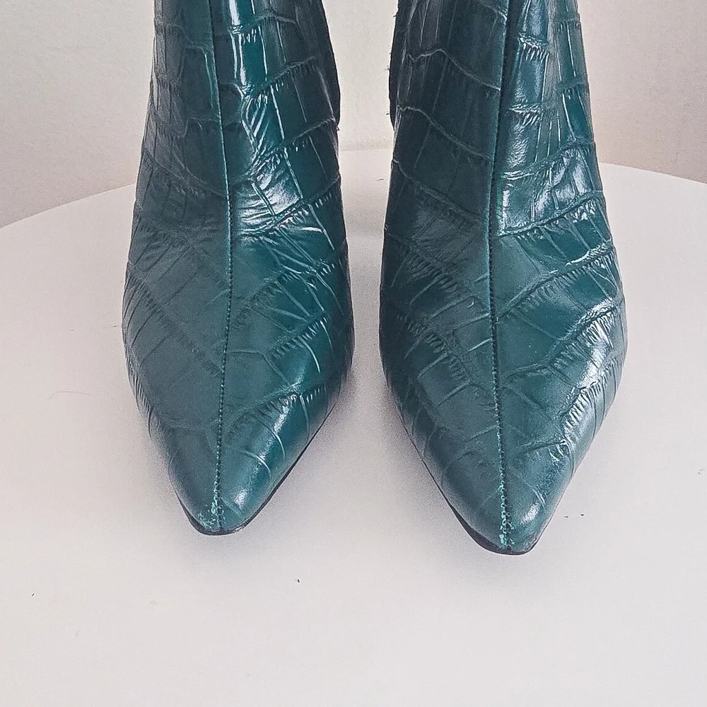 Marc Fisher Kulika green croc embosed pointed toe leather ankle boots - Picture 6 of 10